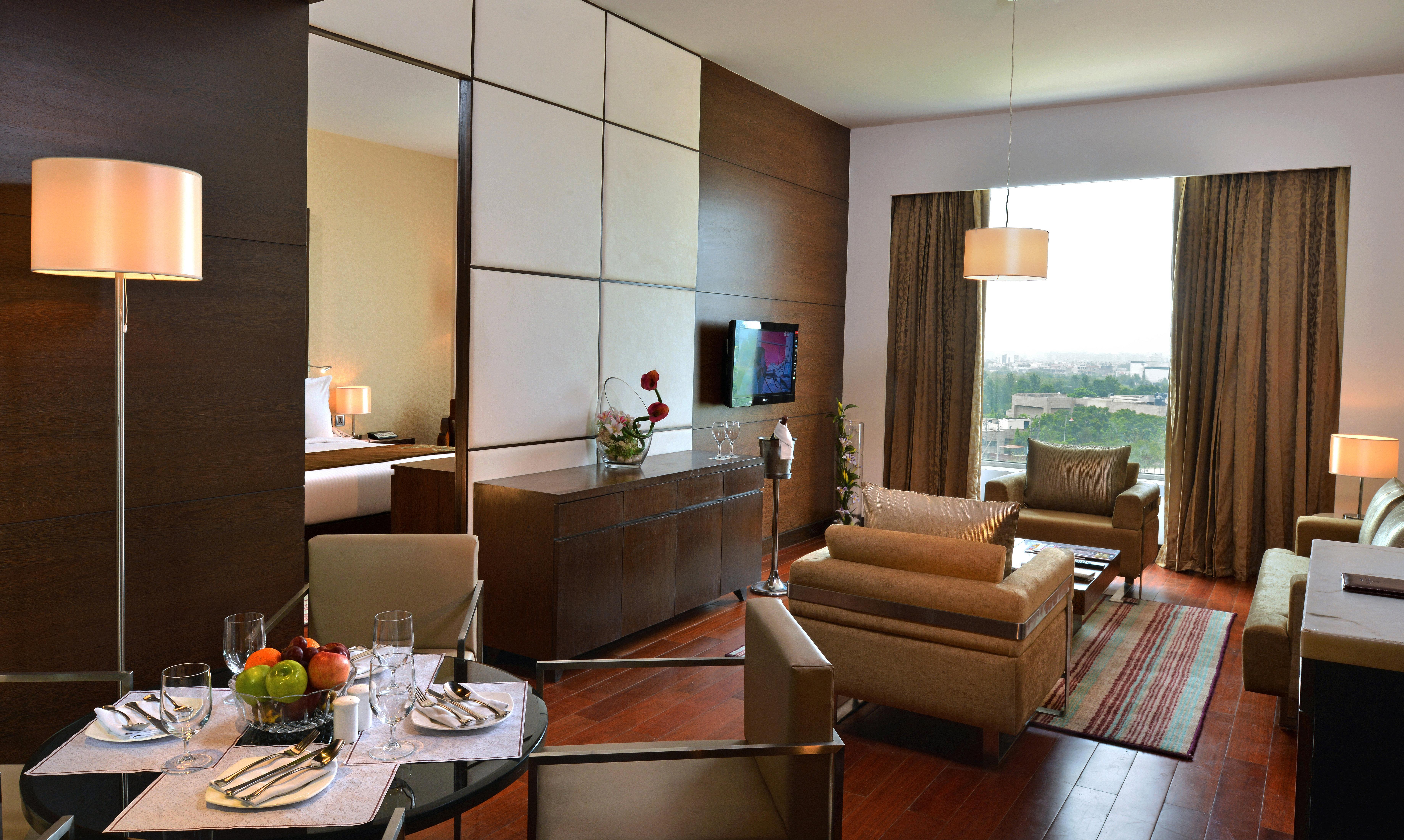 Holiday Inn Chandigarh Panchkula, An Ihg Hotel Phòng bức ảnh Suite at the Taj Bengal