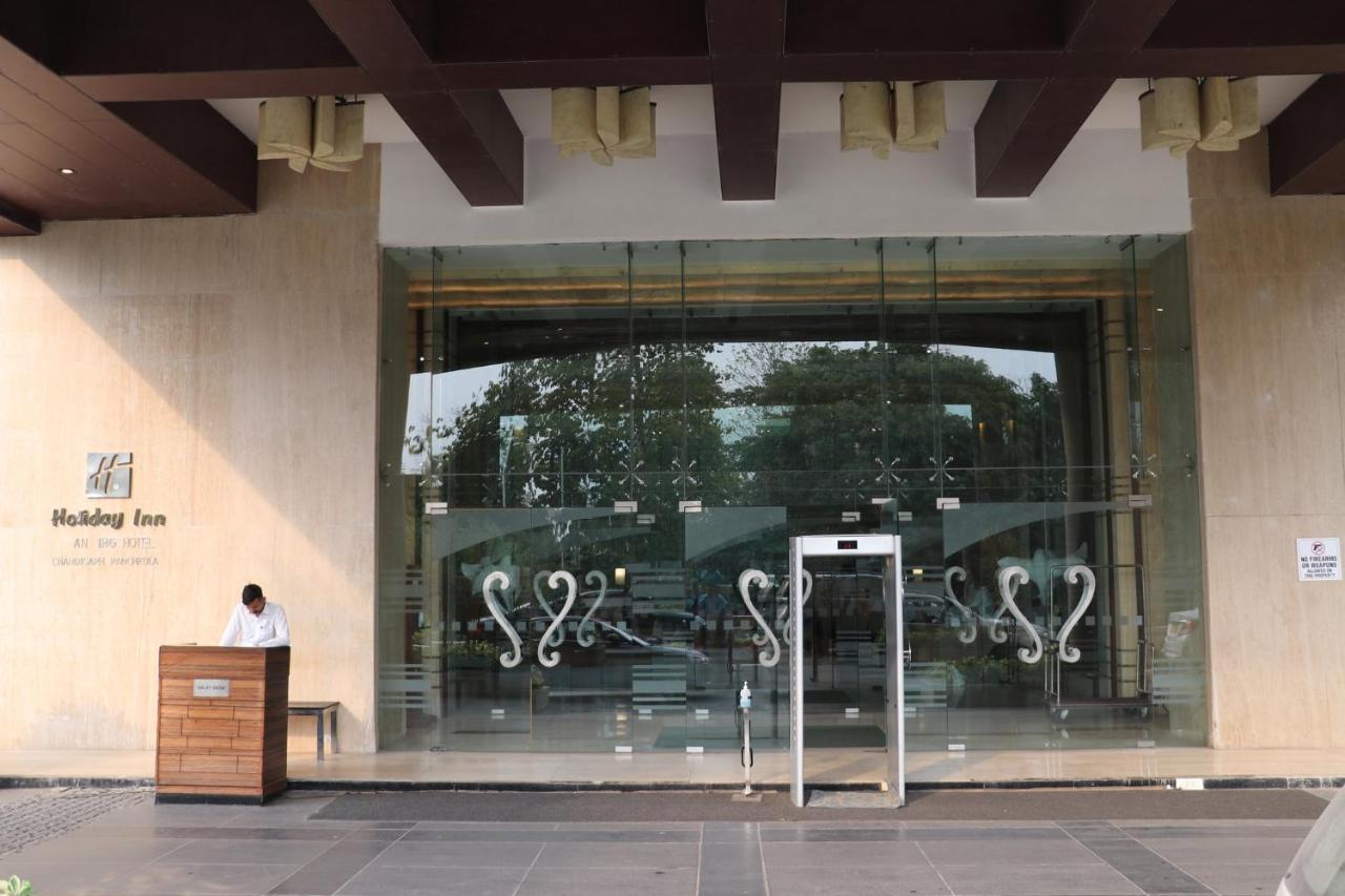 Holiday Inn Chandigarh Panchkula, An Ihg Hotel Ngoại thất bức ảnh The S Chandrasekhar Auditorium at the Indian Institute of Science