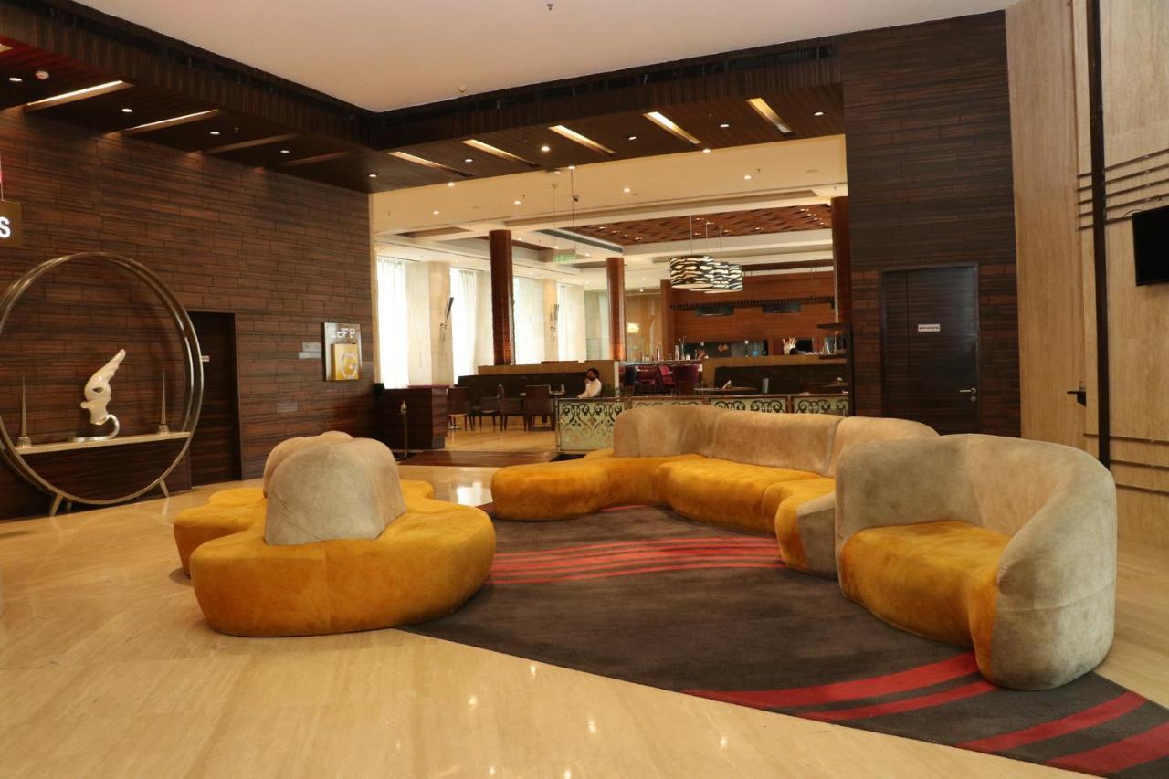 Holiday Inn Chandigarh Panchkula, An Ihg Hotel Ngoại thất bức ảnh The lobby of the hotel