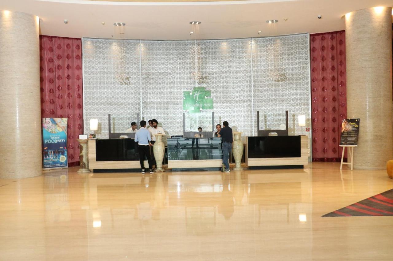 Holiday Inn Chandigarh Panchkula, An Ihg Hotel Ngoại thất bức ảnh Holiday Inn, Hyderabad