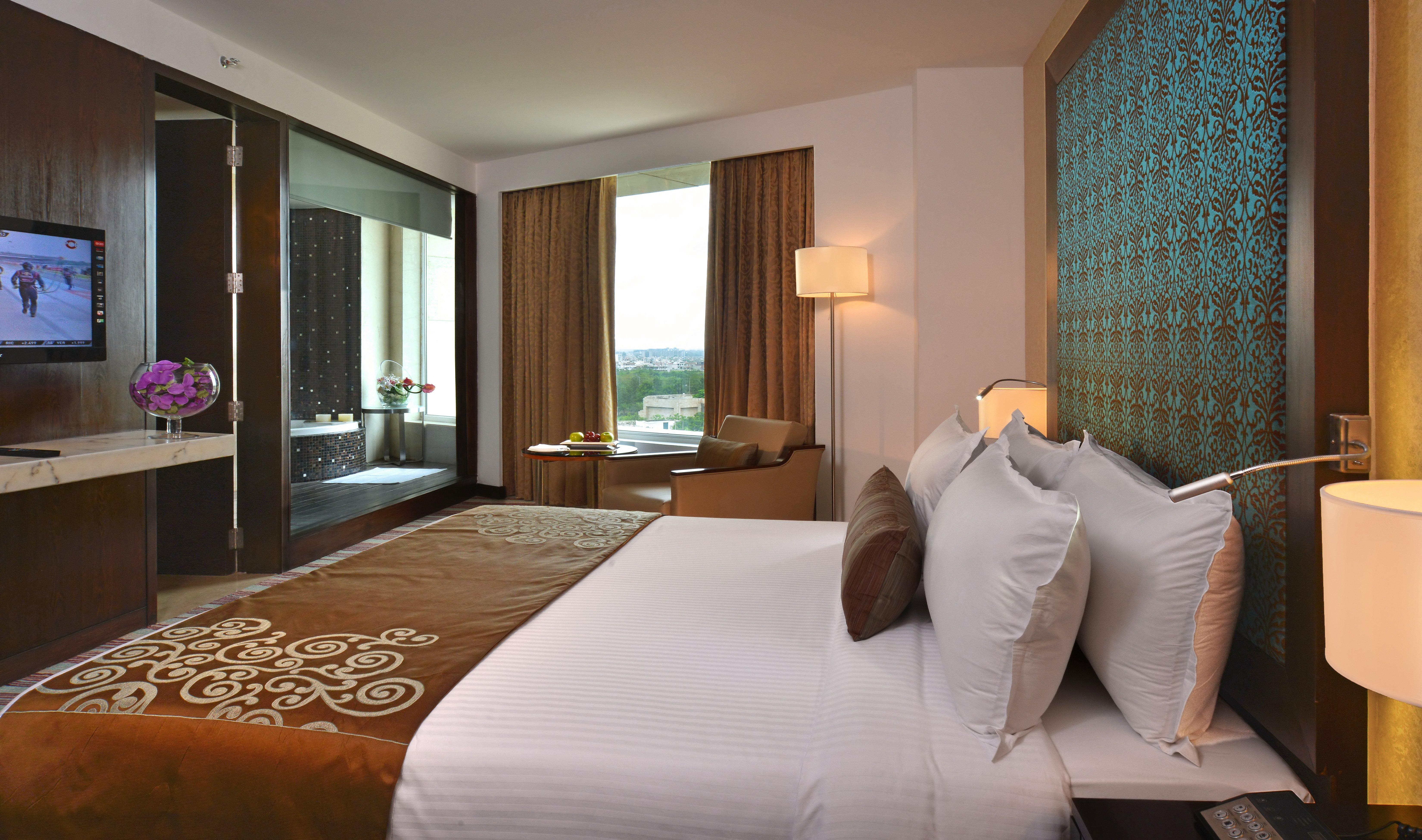 Holiday Inn Chandigarh Panchkula, An Ihg Hotel Ngoại thất bức ảnh A room at the Taj Bengal