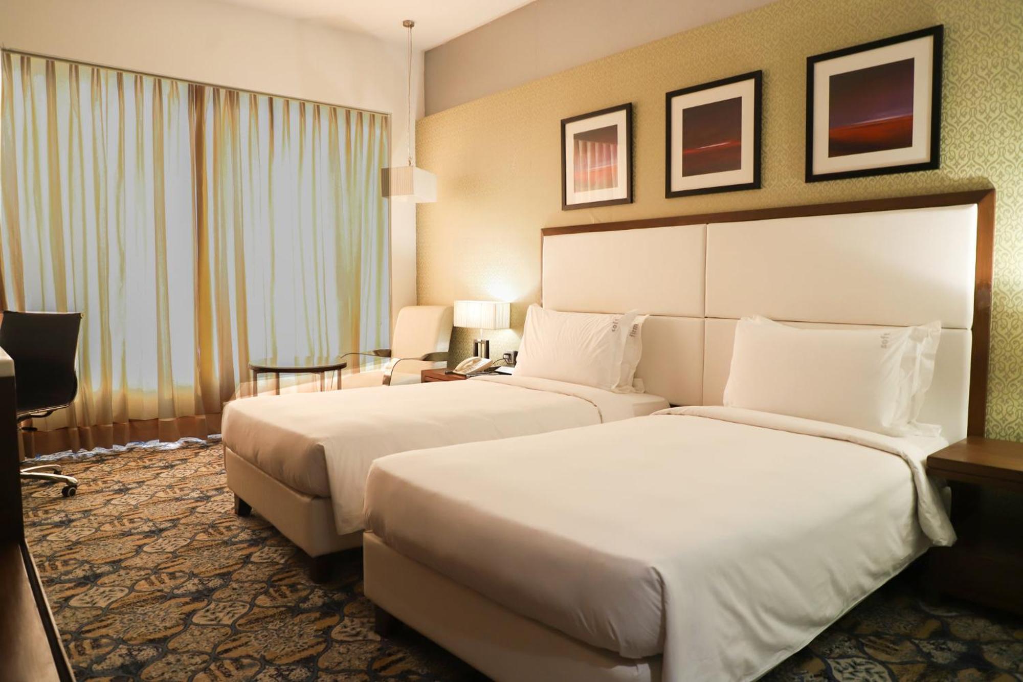 Holiday Inn Chandigarh Panchkula, An Ihg Hotel Ngoại thất bức ảnh A room at the hotel