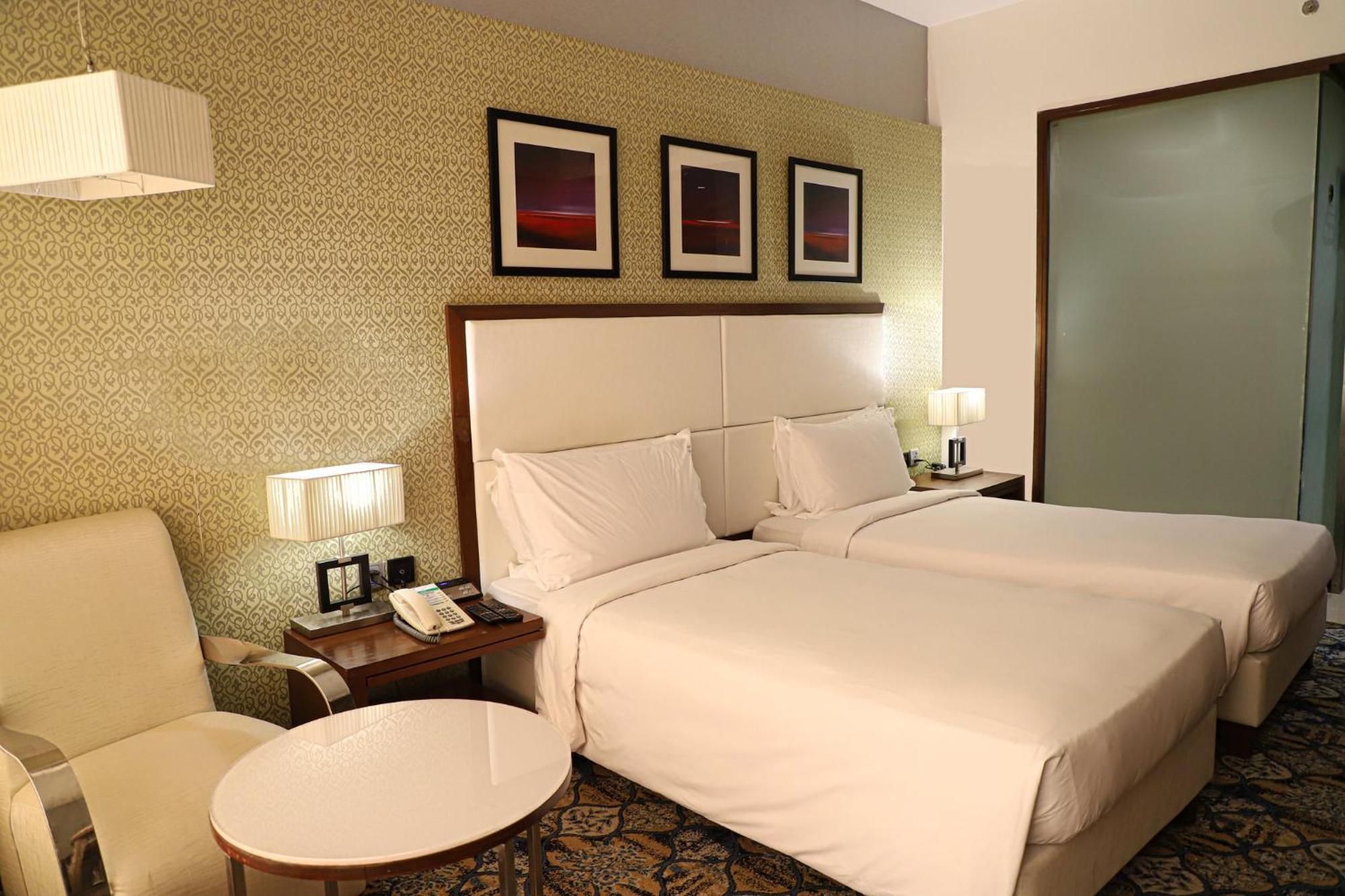 Holiday Inn Chandigarh Panchkula, An Ihg Hotel Ngoại thất bức ảnh A room at the hotel