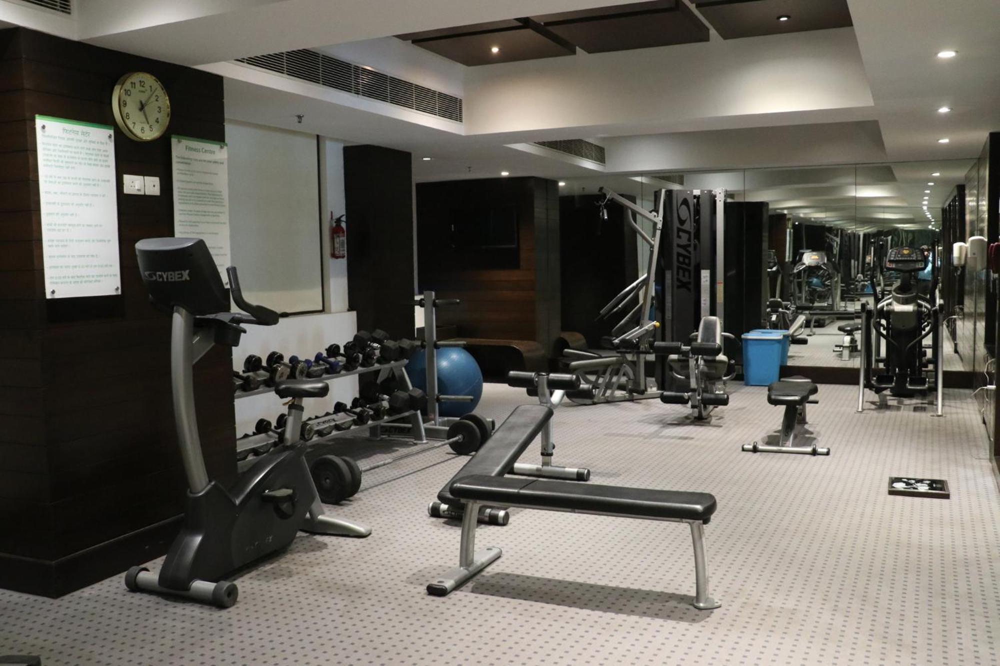 Holiday Inn Chandigarh Panchkula, An Ihg Hotel Ngoại thất bức ảnh The gym at the hotel