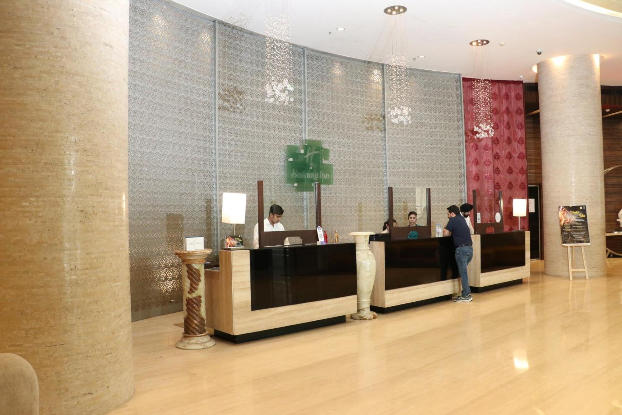 Holiday Inn Chandigarh Panchkula, An Ihg Hotel Ngoại thất bức ảnh The lobby of the hotel