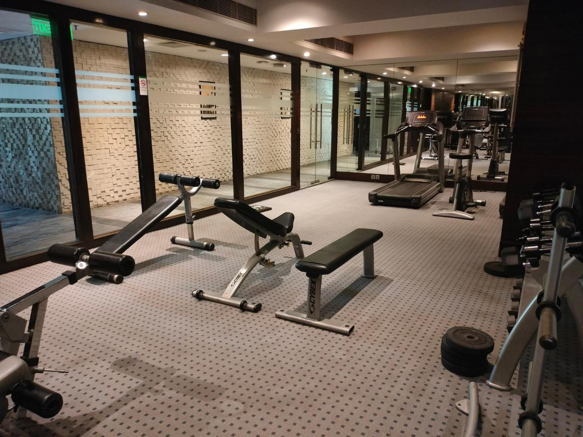 Holiday Inn Chandigarh Panchkula, An Ihg Hotel Ngoại thất bức ảnh The gym at the hotel